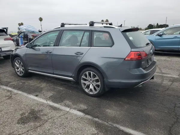 3VWH17AU1HM542952 2017 VOLKSWAGEN GOLF - Image 2
