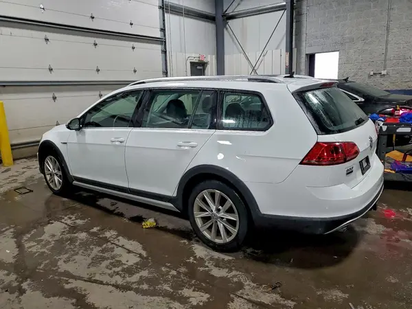 3VWH17AU1HM543440 2017 VOLKSWAGEN GOLF - Image 2