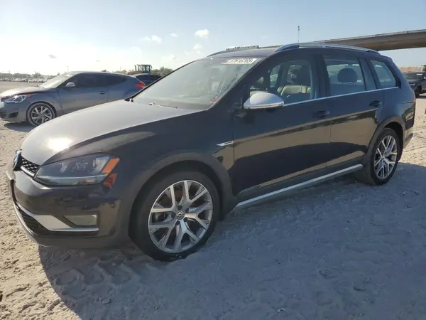 3VWH17AU1HM544636 2017 VOLKSWAGEN GOLF - Image 1