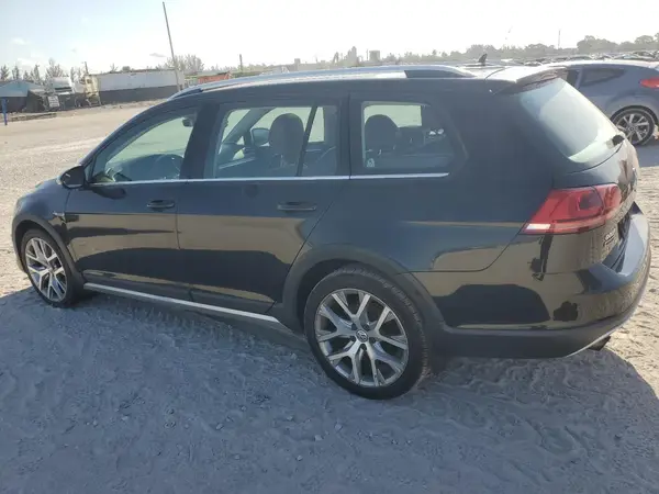 3VWH17AU1HM544636 2017 VOLKSWAGEN GOLF - Image 2