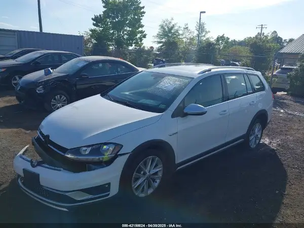 3VWH17AU1JM754093 2018 VOLKSWAGEN GOLF - Image 2