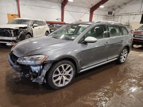 3VWH17AU1JM754157 2018 VOLKSWAGEN GOLF - Image 1