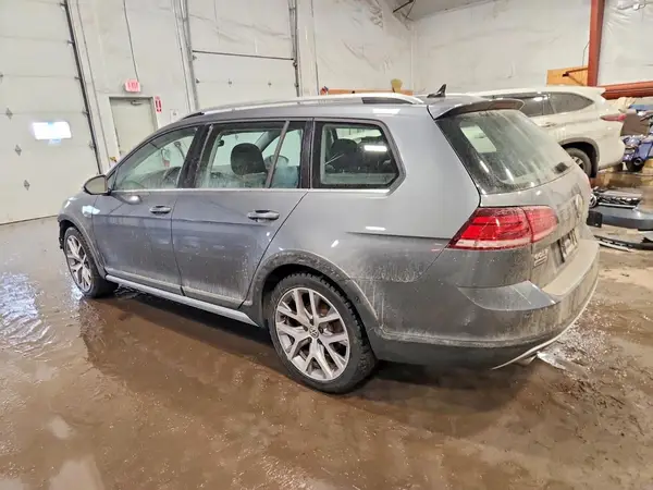 3VWH17AU1JM754157 2018 VOLKSWAGEN GOLF - Image 2