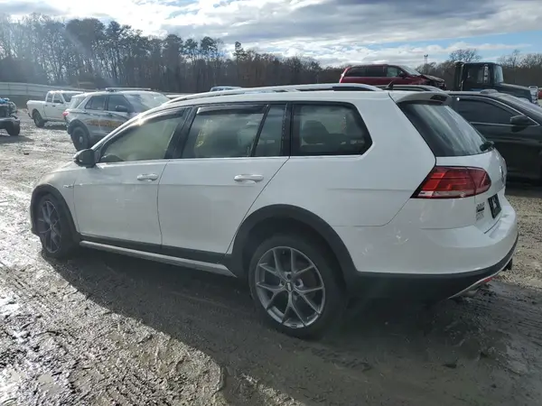 3VWH17AU1JM757852 2018 VOLKSWAGEN GOLF - Image 2