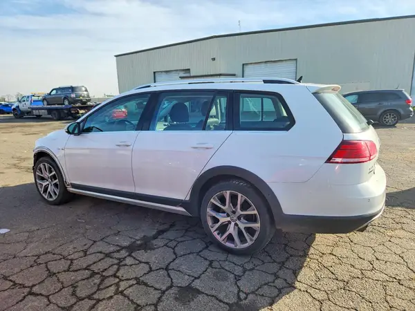 3VWH17AU1KM500126 2019 VOLKSWAGEN GOLF - Image 2