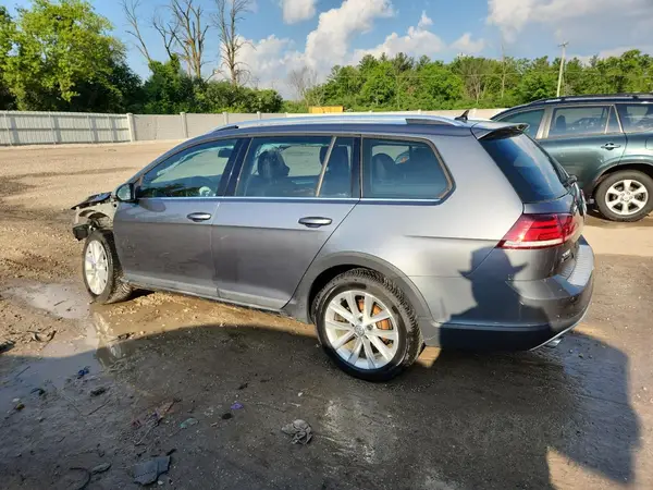 3VWH17AU1KM502975 2019 VOLKSWAGEN GOLF - Image 2