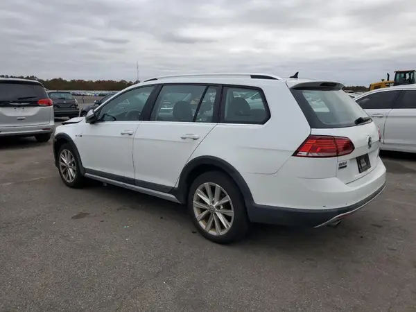 3VWH17AU1KM508243 2019 VOLKSWAGEN GOLF - Image 2