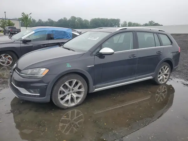 3VWH17AU2HM506378 2017 VOLKSWAGEN GOLF - Image 1