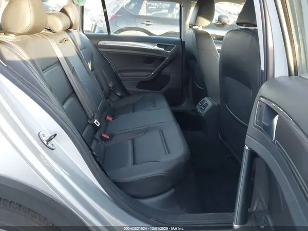 3VWH17AU2HM507014 2017 VOLKSWAGEN GOLF - Image 8