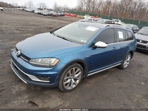 3VWH17AU2HM508020 2017 VOLKSWAGEN GOLF - Image 2