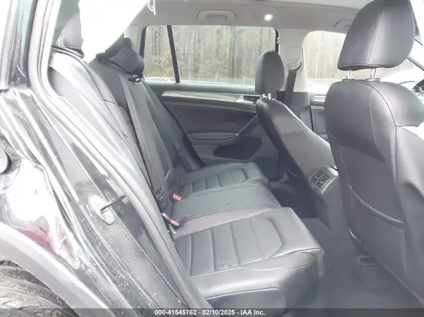 3VWH17AU2HM508423 2017 VOLKSWAGEN GOLF - Image 8