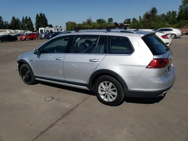 3VWH17AU2HM511466 2017 VOLKSWAGEN GOLF - Image 2