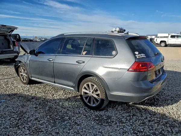 3VWH17AU2HM516229 2017 VOLKSWAGEN GOLF - Image 2