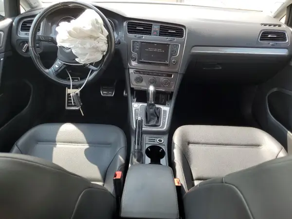 3VWH17AU2HM517087 2017 VOLKSWAGEN GOLF - Image 8
