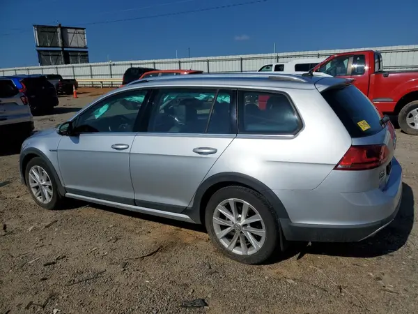 3VWH17AU2HM520636 2017 VOLKSWAGEN GOLF - Image 2