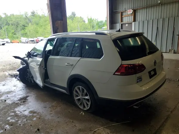 3VWH17AU2HM526162 2017 VOLKSWAGEN GOLF - Image 2