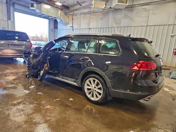 3VWH17AU2HM529451 2017 VOLKSWAGEN GOLF - Image 2