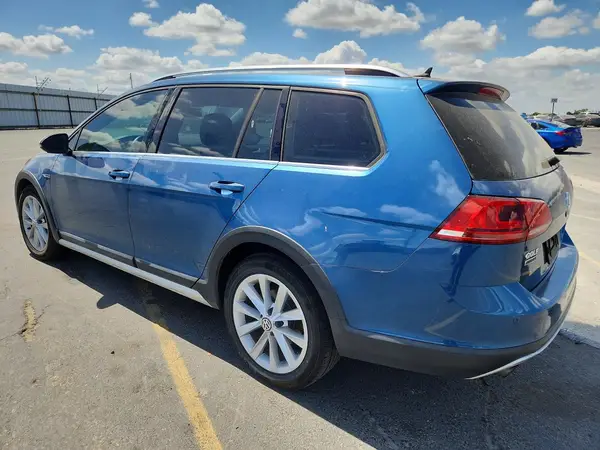 3VWH17AU2HM529580 2017 VOLKSWAGEN GOLF - Image 2