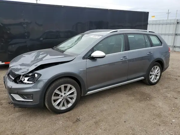3VWH17AU2HM530809 2017 VOLKSWAGEN GOLF - Image 1