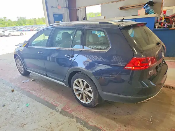 3VWH17AU2HM533970 2017 VOLKSWAGEN GOLF - Image 2