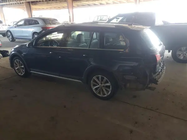 3VWH17AU2HM534634 2017 VOLKSWAGEN GOLF - Image 2