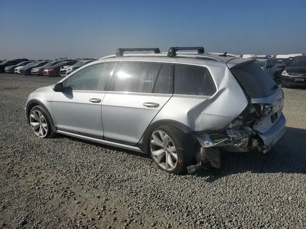 3VWH17AU2HM534925 2017 VOLKSWAGEN GOLF - Image 2