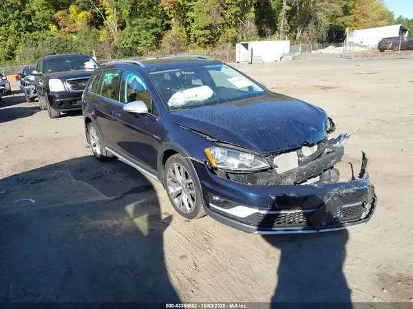 3VWH17AU2HM541499 2017 VOLKSWAGEN GOLF - Image 1
