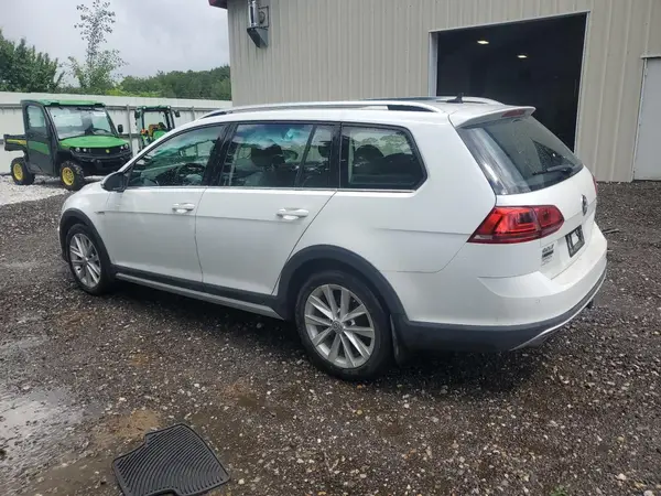 3VWH17AU2HM544550 2017 VOLKSWAGEN GOLF - Image 2