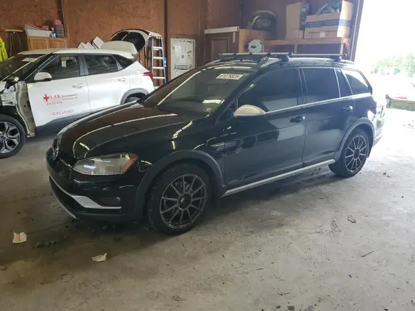 3VWH17AU2HM544824 2017 VOLKSWAGEN GOLF - Image 1
