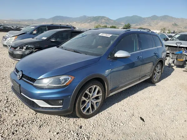 3VWH17AU2JM750814 2018 VOLKSWAGEN GOLF - Image 1