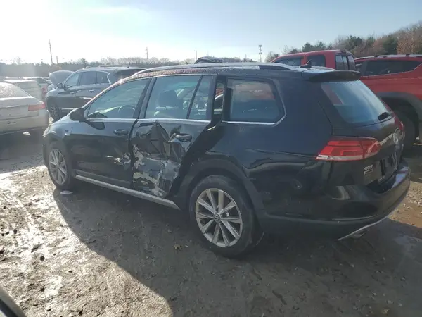 3VWH17AU2JM759075 2018 VOLKSWAGEN GOLF - Image 2