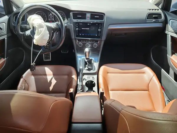 3VWH17AU2JM759397 2018 VOLKSWAGEN GOLF - Image 8