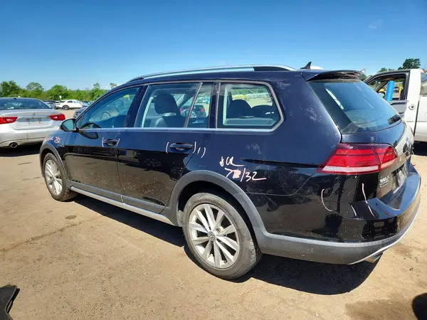 3VWH17AU2KM506422 2019 VOLKSWAGEN GOLF - Image 2