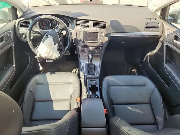 3VWH17AU3HM505014 2017 VOLKSWAGEN GOLF - Image 8