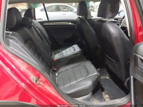 3VWH17AU3HM506275 2017 VOLKSWAGEN GOLF - Image 8