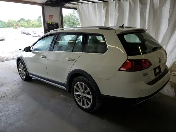 3VWH17AU3HM512772 2017 VOLKSWAGEN GOLF - Image 2