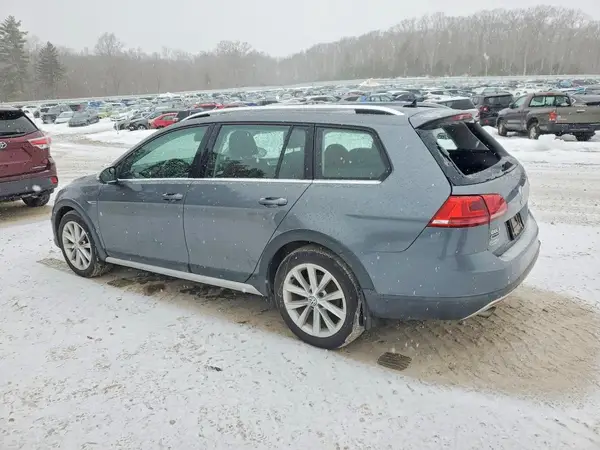 3VWH17AU3HM518250 2017 VOLKSWAGEN GOLF - Image 2