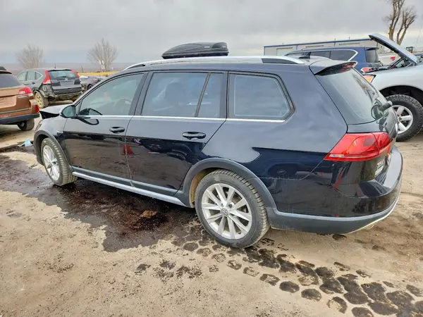 3VWH17AU3HM518488 2017 VOLKSWAGEN GOLF - Image 2