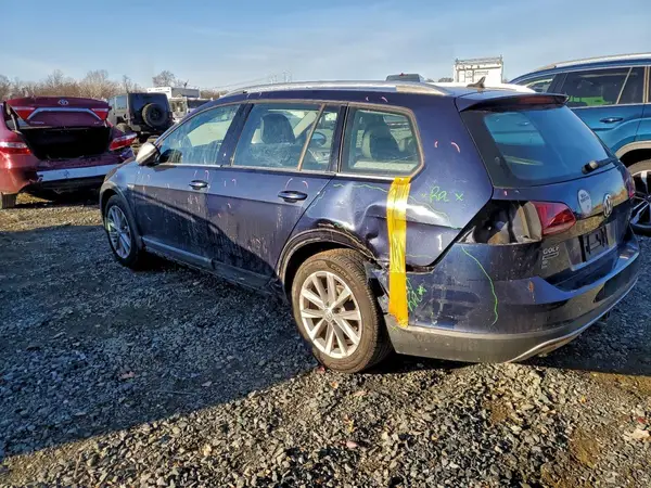 3VWH17AU3HM520659 2017 VOLKSWAGEN GOLF - Image 2