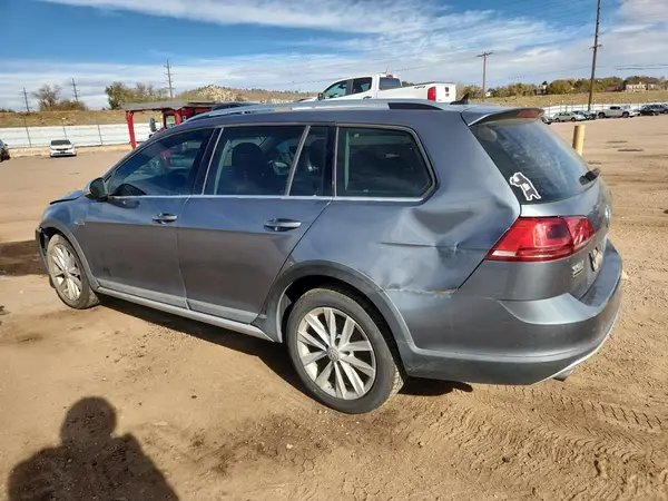 3VWH17AU3HM522928 2017 VOLKSWAGEN GOLF - Image 2