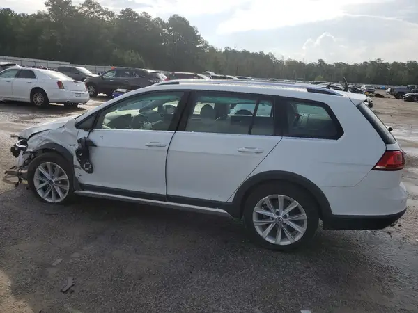 3VWH17AU3HM523593 2017 VOLKSWAGEN GOLF - Image 2