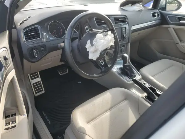 3VWH17AU3HM523593 2017 VOLKSWAGEN GOLF - Image 8