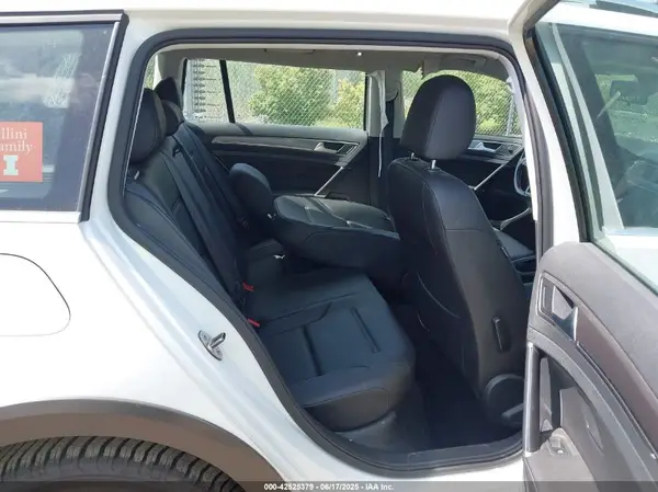 3VWH17AU3HM524260 2017 VOLKSWAGEN GOLF - Image 8