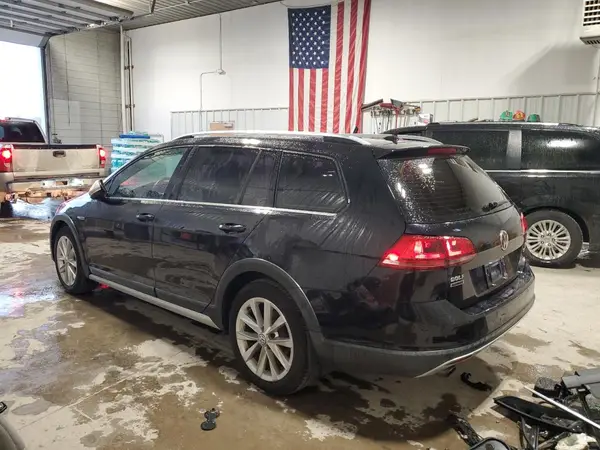 3VWH17AU3HM528437 2017 VOLKSWAGEN GOLF - Image 2