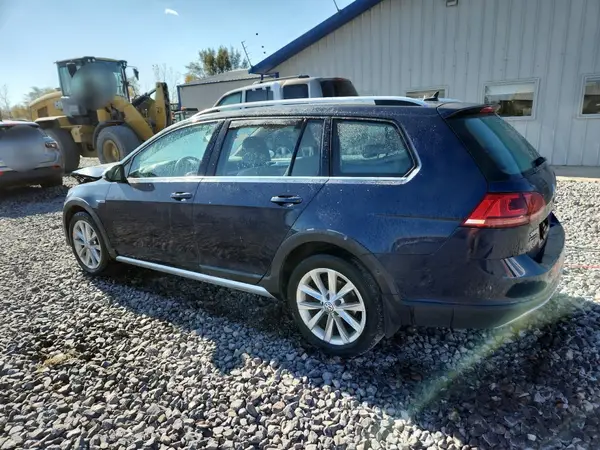 3VWH17AU3HM536215 2017 VOLKSWAGEN GOLF - Image 2