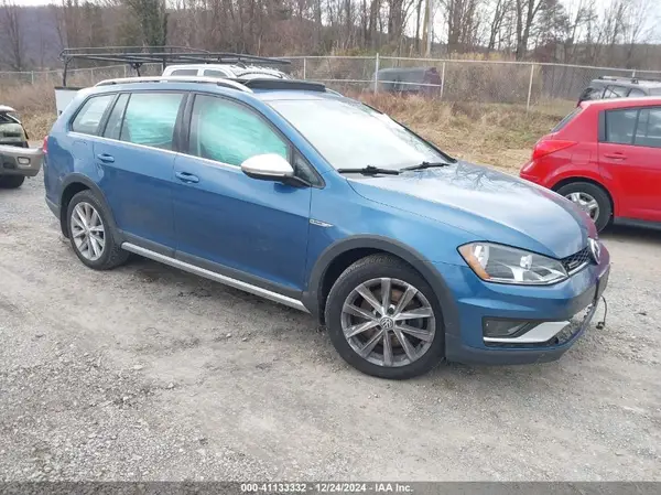 3VWH17AU3HM540913 2017 VOLKSWAGEN GOLF - Image 1