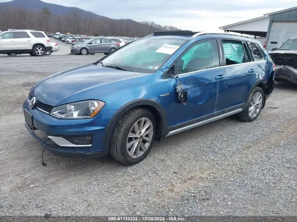 3VWH17AU3HM540913 2017 VOLKSWAGEN GOLF - Image 2