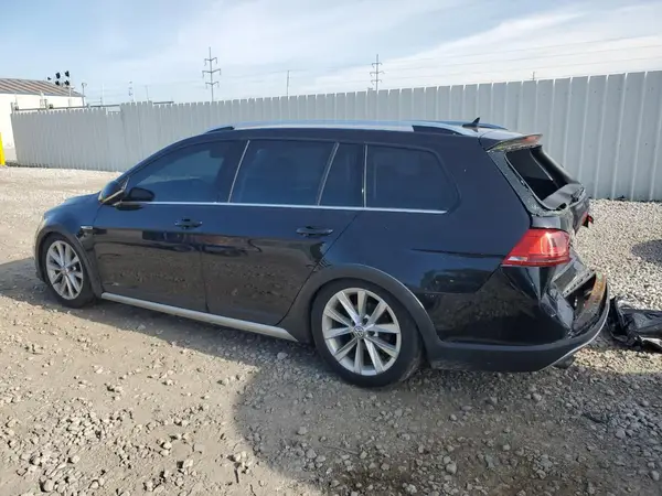 3VWH17AU3HM540930 2017 VOLKSWAGEN GOLF - Image 2