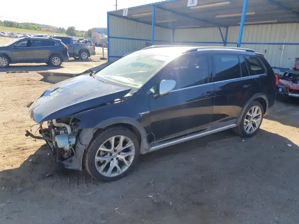 3VWH17AU3HM544024 2017 VOLKSWAGEN GOLF - Image 1