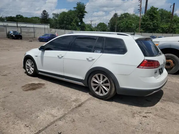 3VWH17AU3JM757402 2018 VOLKSWAGEN GOLF - Image 2